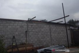 10 rumah rusak akibat angin puting beliung di Bener Meriah