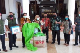 Gugus Tugas COVID-19 Sidoarjo terima bantuan APD