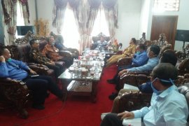 Bupati berharap ASN juga mendapat keringanan kredit bank