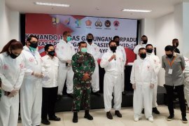 DPR salurkan ribuan alat "rapid test" dan masker