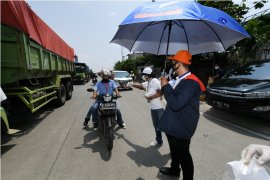 Perkuat upaya memerangi wabah COVID-19, IPC bagikan 20 ribu masker