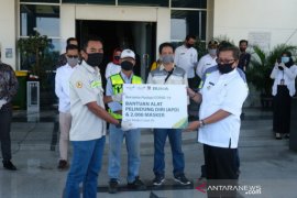 Adaro bantu APD dan ribuan masker