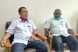 Silaturahmi Kabiro ANTARA Papua dengan Kadis Kominfo Jayapura Page 1 Small