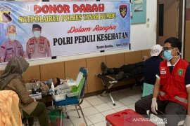 Polisi gelorakan donor darah bantu PMI di tengah pandemi COVID-19