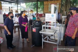 Pemkot Denpasar terima bantuan 50 wastafel di tengah pandemi COVID-19