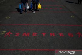 Veteran perang Inggris dalam usianya 99 tahun galang dana 17 juta pound untuk tim medis