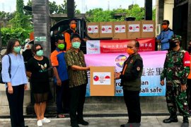Pengusaha Taiwan  donasikan APD kepada BPBD Bali
