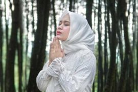 Anisa eks Sabyan luncurkan lagu tentang virus corona