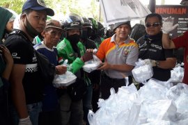 Seribu Nasi Bungkus Dibagikan FRKB Bagi Masyarakat Samarinda