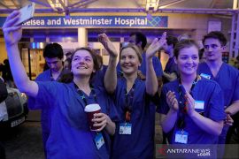 Inggris telah beli 25 juta jas pelindung medis dari China