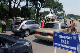 Hari pertama penerapan PSBB Tangerang Raya