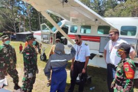 Tim Gugus Tugas COVID-19 Tolikara periksa pilot cegah wabah virus corona