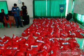 IKT bagikan 1585 paket sembako bagi masyarakat terdampak COVID-19