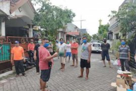 Sejumlah perkampungan dan perumahan di Surabaya bentuk satgas lawan COVID-19