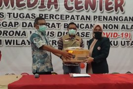 IDI Malut salurkan bantuan APD ke Gugus Tugas