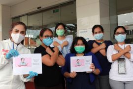 Ikatan Psikologi beri bunga mawar dukung tenaga medis tangani pandemi COVID-19