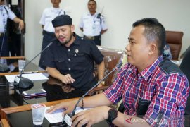 DPRD Karawang minta PDAM bebaskan tagihan air warga kurang mampu