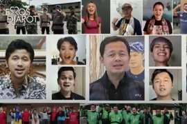 Wagub Jatim Emil kolaborasi bersama maestro Erros Djarot dalam lagu kemanusiaan "Ulurkan Tangan"