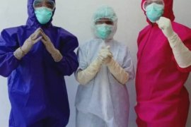 Shinta terpanggil merawat pasien positif COVID-19