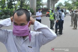 Gugus tugas penanganan COVID-19 Palembang dirikan Check Poin di lima titik Page 2 Small