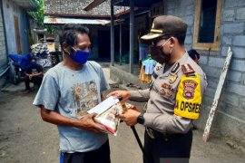 Warga Keturunan Tionghoa Buleleng bantu APD