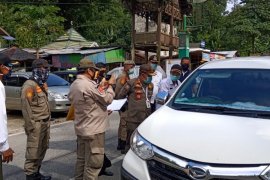 Satpol PP Paser tinjau Posko COVID-19 di dua titik perbatasan
