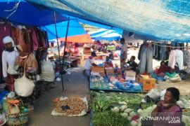 Ditengah COVID-19 sehari menjelang puasa Ramadhan, harga kebutuhan pokok di Tapsel stabil