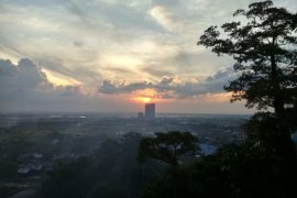 Hilal terlihat di Bukit Condrodipo Kabupaten Gresik