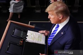Trump menyebut China seharusnya bisa hentikan penyebaran virus corona