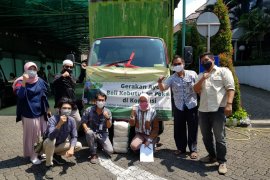 Kemenkop gelar Gerakan Ayo Beli Kebutuhan Pokok di Koperasi