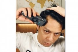 Ariel Noah tantang Sule dan Ari Lasso untuk cukur rambut sendiri