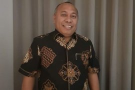 Piterson Rangkoratat Demosi dari jabatan Sekda Kepulauan Tanimbar