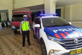 Sat Lantas Polres Bone Bolango kawal pendistribusian bahan pokok