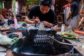 Kebijakan stimulus fiskal penting bagi warga terdampak COVID-19