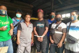 Polres Mimika tangkap dua pencuri aki lampu jalan