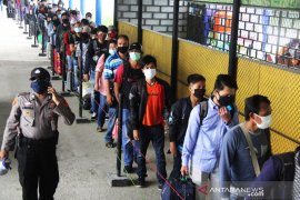 Dishub Dumai siagakan petugas tegakkan Prokes angkutan penumpang