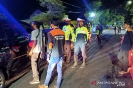 Polisi cegat pemudik di perbatasan Kabupaten Pamekasan-Sumenep