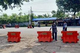 Dishub tutup terminal bus di Karawang