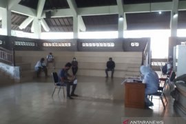 Badung lakukan tes cepat 55 pekerja migran yang dikarantina