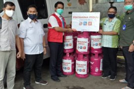 Pertamina salurkan puluhan tabung elpiji untuk keperluan dapur umum PSBB