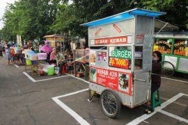 Penjual Takjil Berjaga Jarak Page 1 Small