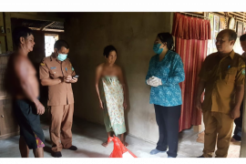 PKK Kalbar dan Sekadau bagikan paket sambako untuk warga yang sakit terdampak COVID-19