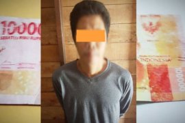 Mantan kepala desa diduga edarkan uang palsu