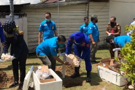 Ditpolair Polda Kalbar musnahkan barang bukti telur penyu 3.274 butir