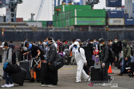 WNI pekerja di kapal pesiar MV Carnival Splendor tiba di Jakarta