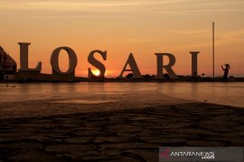 Pantai Losari sepi pengunjung