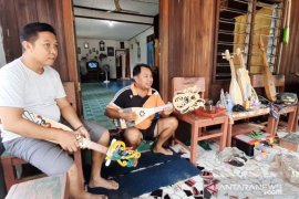 Dampak COVID-19, pengrajin alat musik tradisional di Gumas sepi pesanan