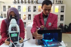 Mahasiswa UMS buat "Box COVID-19" untuk sterilkan uang secara otomatis