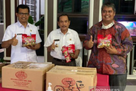 Sijunjung terima bantuan kopi radix dari HPA Internadional, dukungan untuk tenaga medis