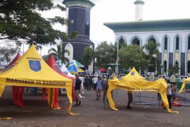 Fraksi Nasdem persoalkan Disperkim Ternate izin 37 PKL jualan di areal masjid Al-Munawar